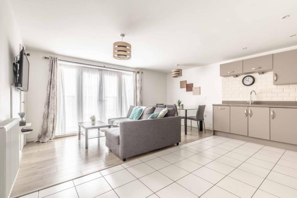 2 Bed & 2 Bath Cosy Apartment Slough- Free Parking Exteriér fotografie