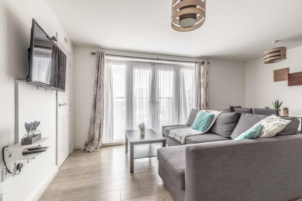 2 Bed & 2 Bath Cosy Apartment Slough- Free Parking Exteriér fotografie